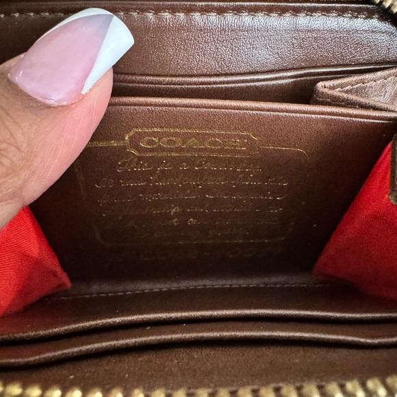 Essential Small Zip Around Card Case In Signature Canvas - Picture 7 of 9